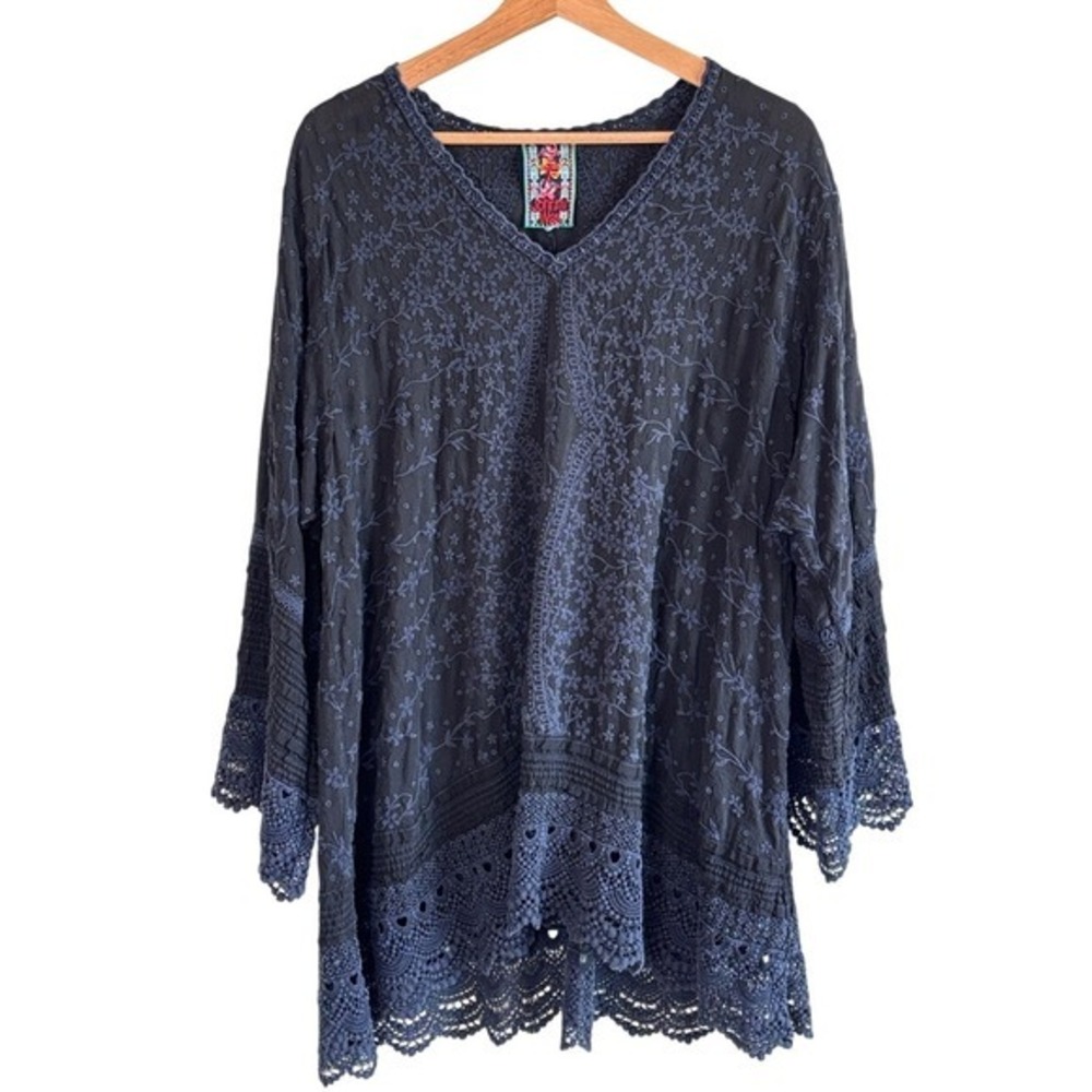 Johnny Was Tunic Top Blue Black L Embroidered Crochet Lace V-Neck Boho Luxe